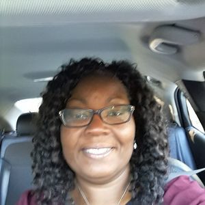 Meet your Posher, Valeria